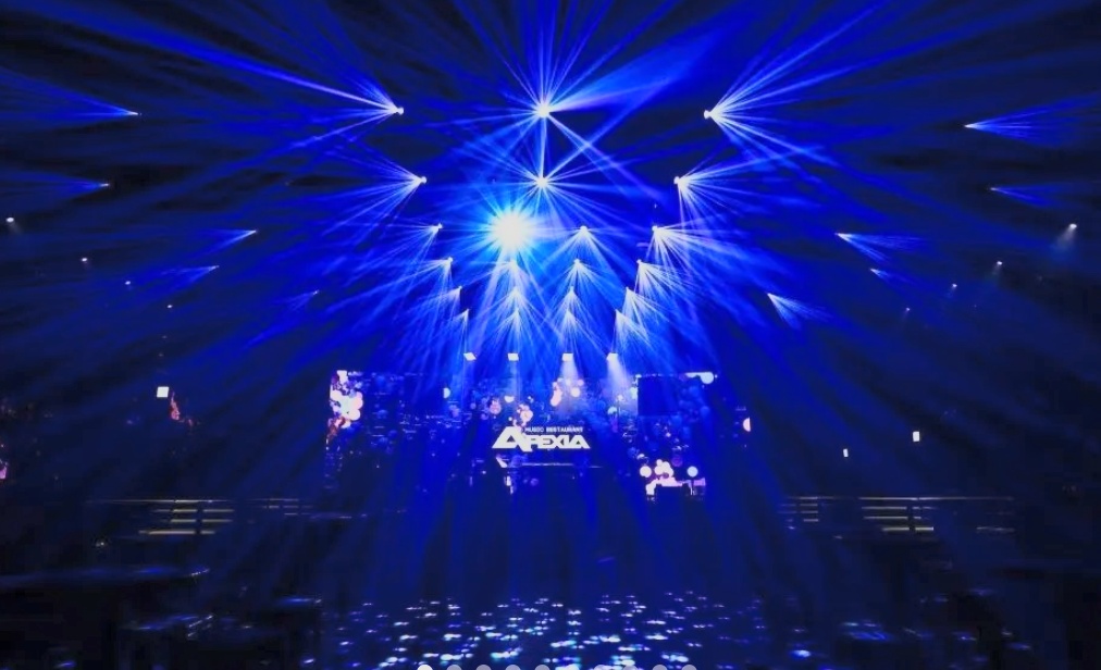 新宿APEXIA のステージ・レーザー演出